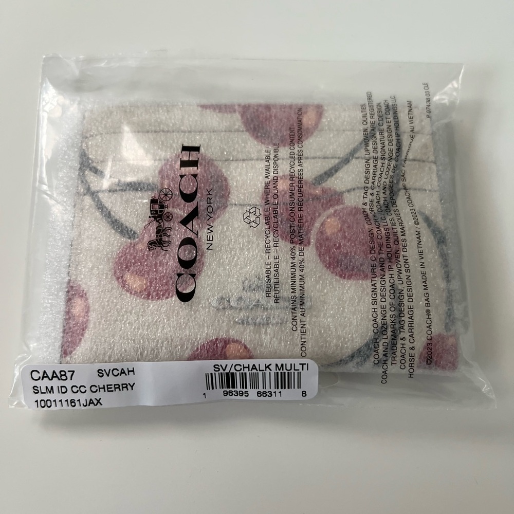 Coach Slim Id Card Case With Cherry Print NWT - Picture 3 of 3